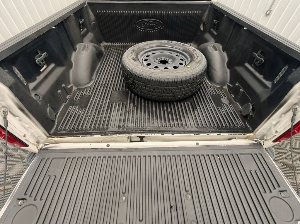 Used 2016 Ford F150 Platinum w/ Equipment Group 701A Luxury image 30