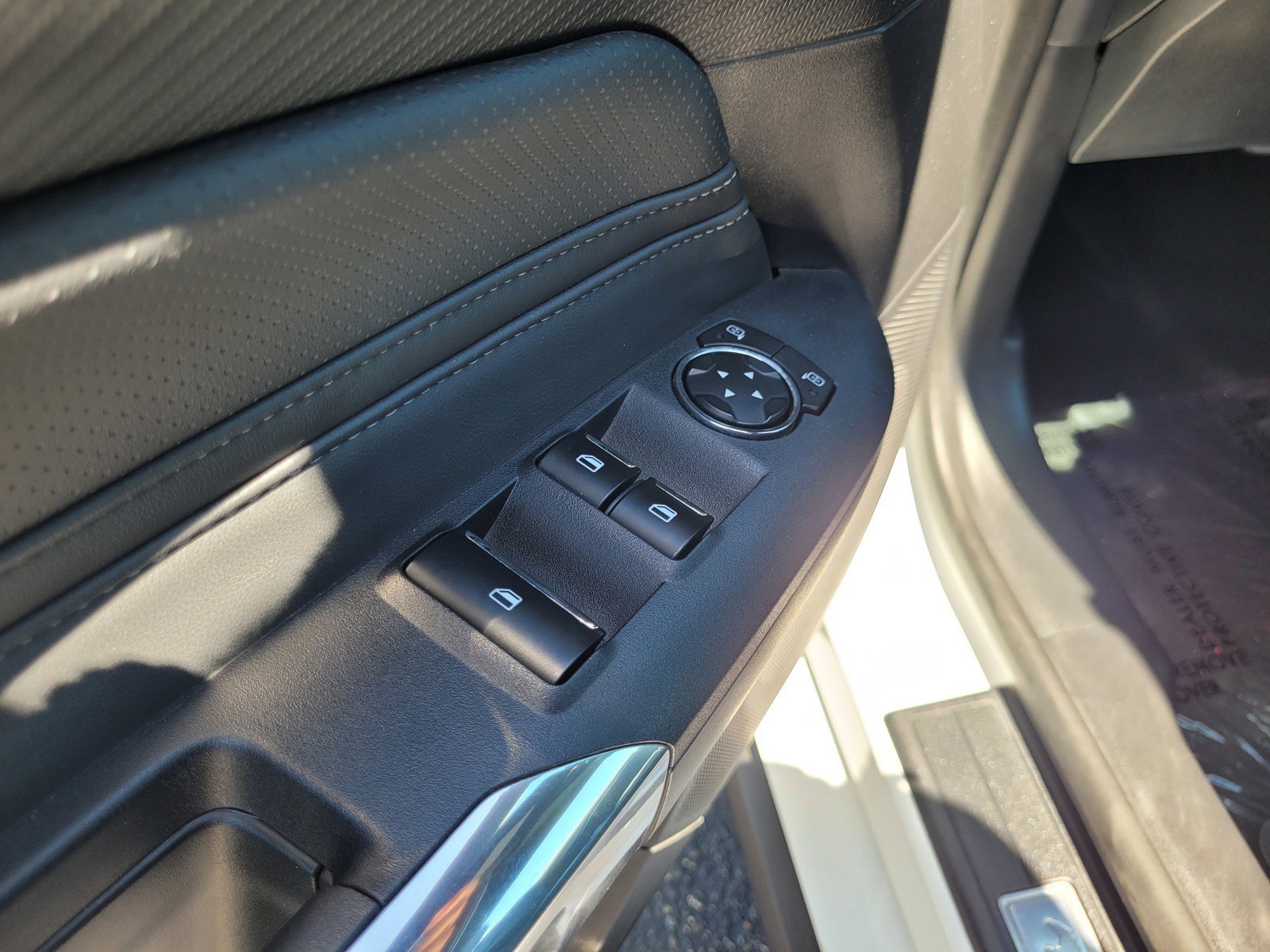 Used 2025 Ford Mustang Premium RWD image 26