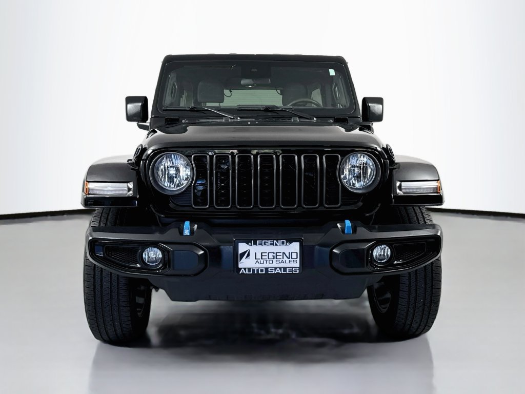Used 2024 Jeep Wrangler Unlimited w/ Convenience Group AWD/4WD image 3