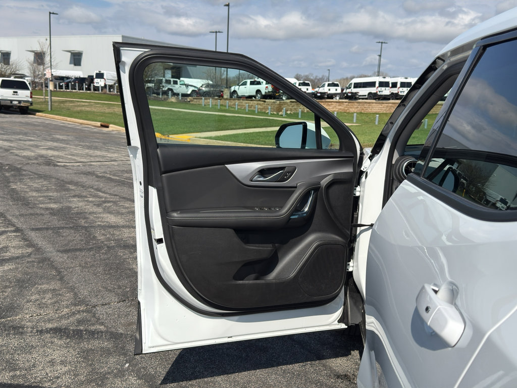 Used 2025 Chevrolet Blazer LT image 10