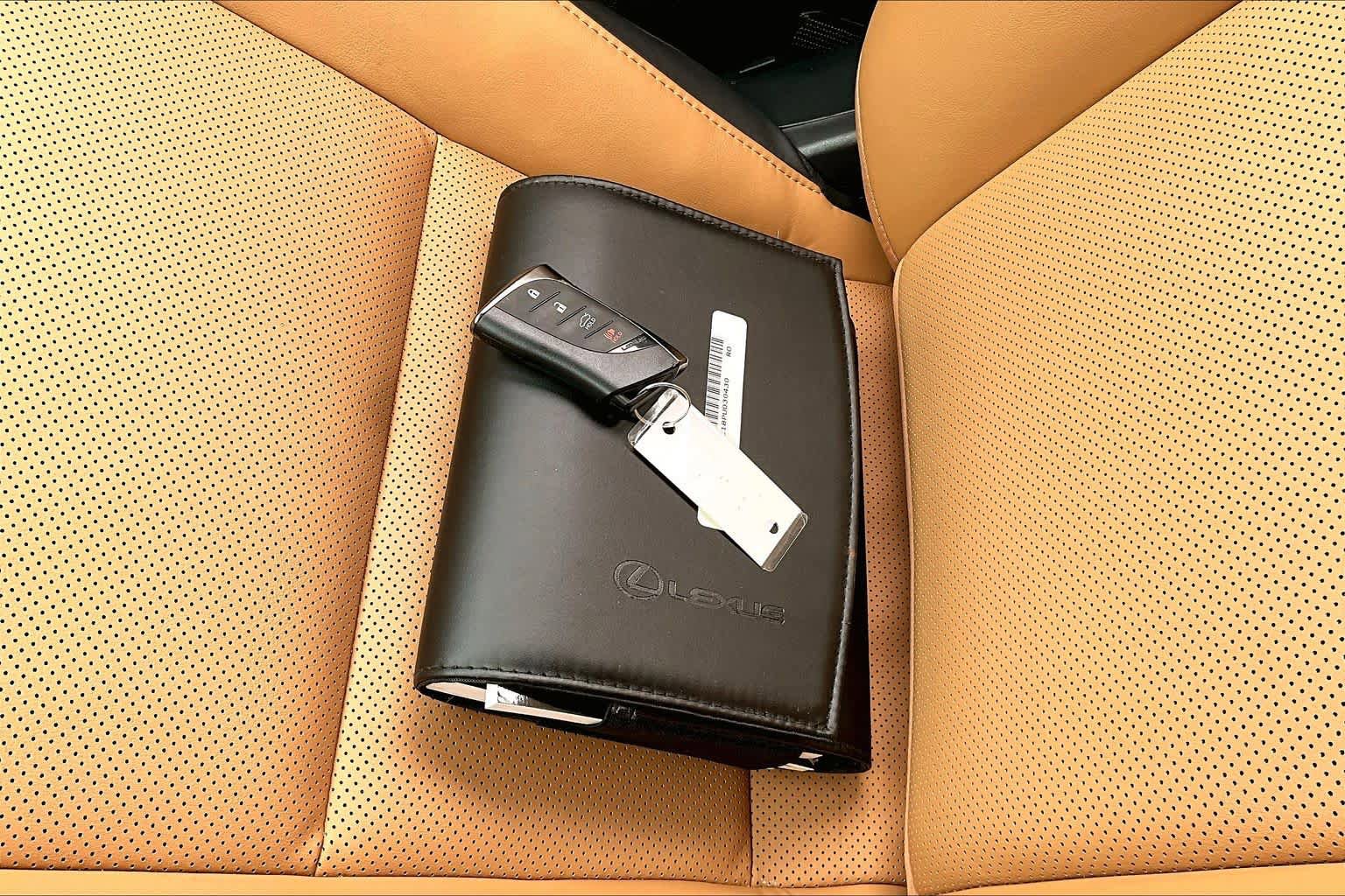 Used 2023 Lexus ES 300h w/ Premium Package FWD image 14