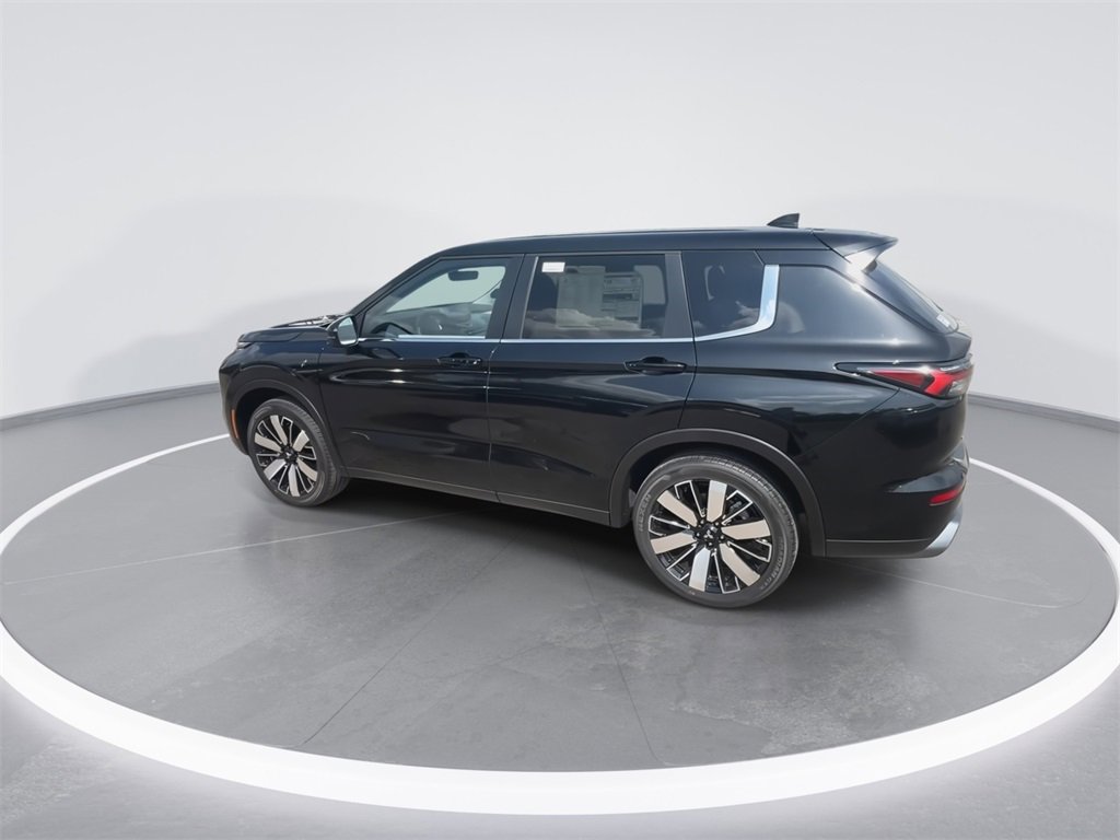 New 2025 Mitsubishi Outlander SE image 6