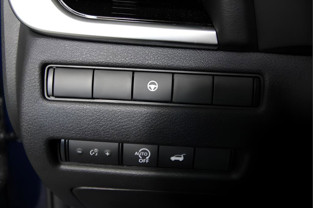 Used 2024 Nissan Rogue SL image 30