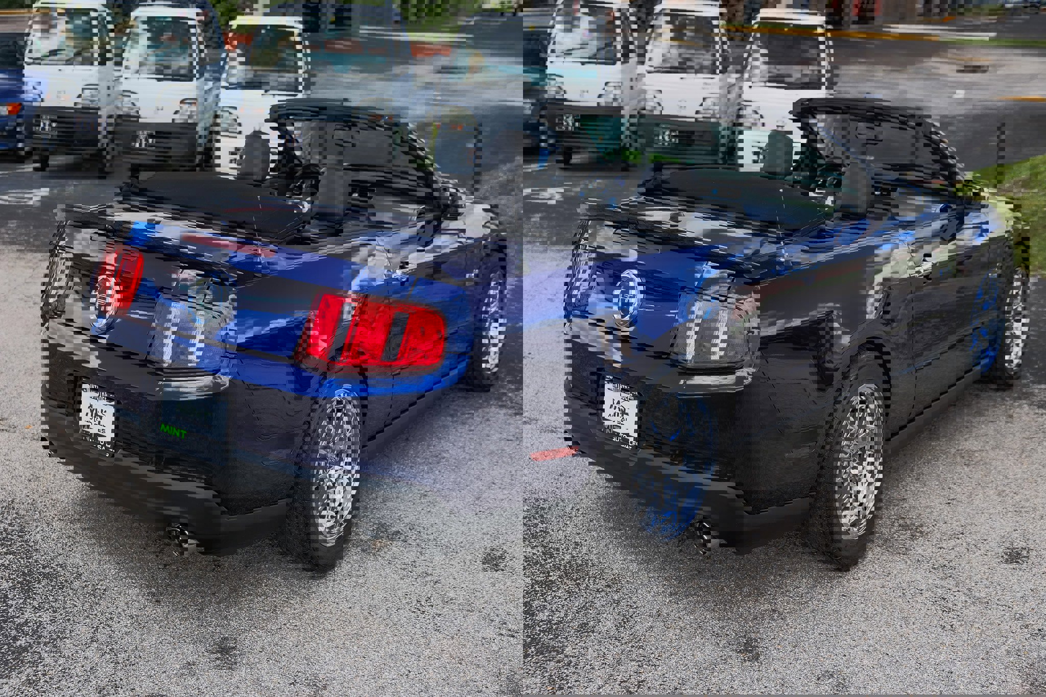 Used 2010 Ford Mustang GT image 16