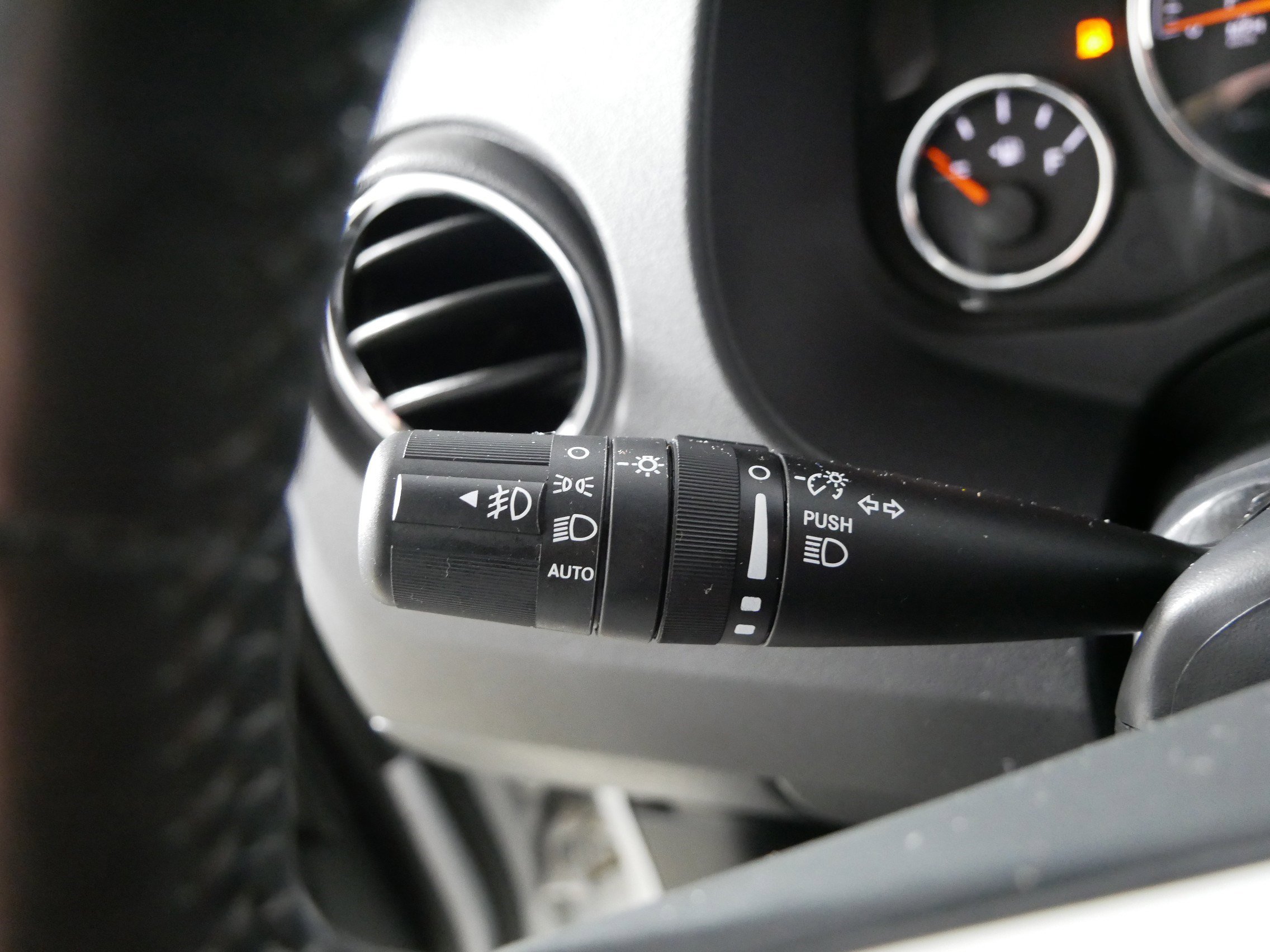 Used 2017 Jeep Compass Latitude image 32