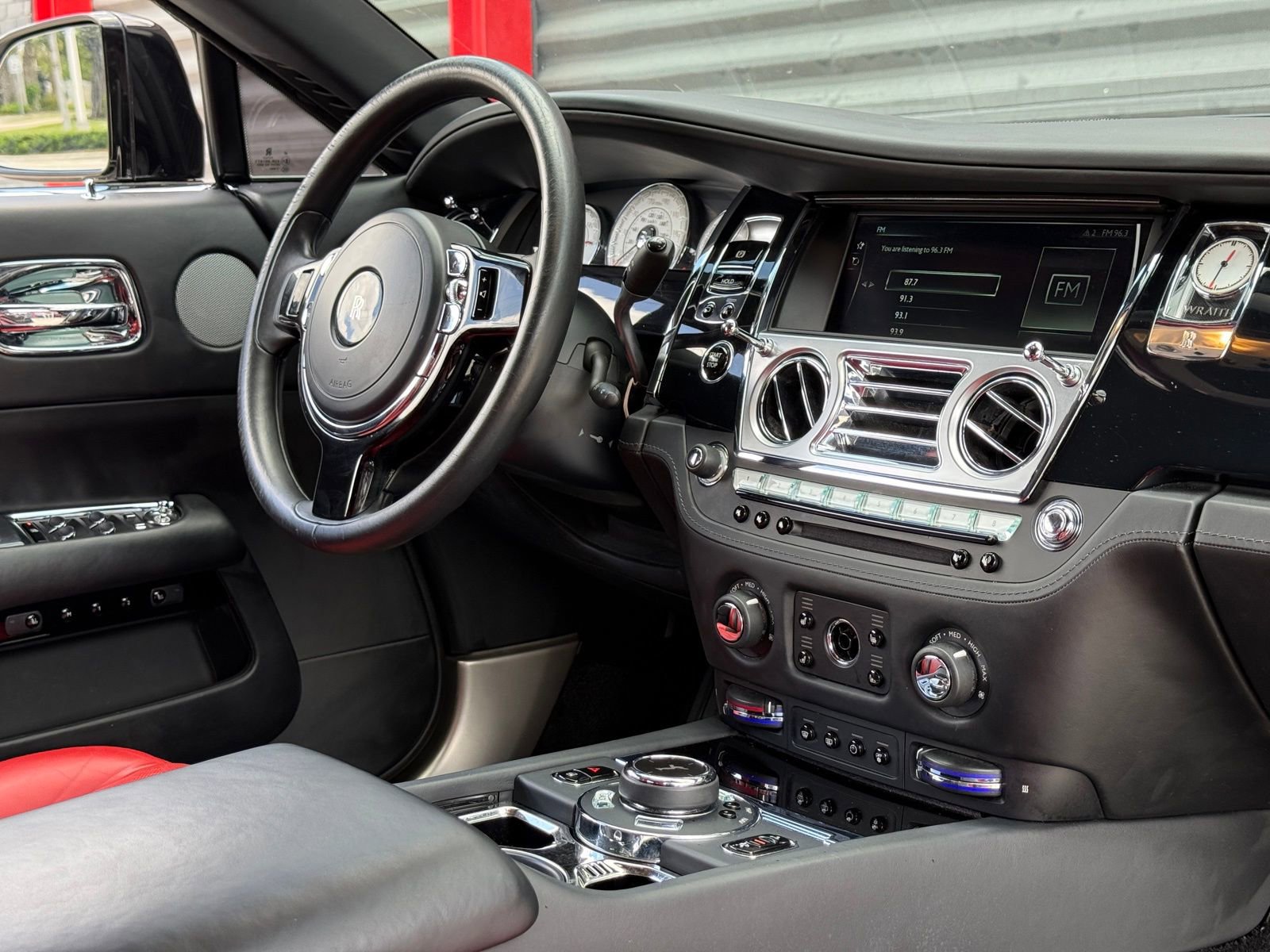 Used 2019 Rolls-Royce Wraith RWD image 25