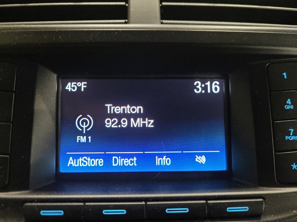 Used 2018 Ford Explorer XLT image 25