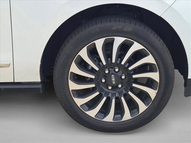 Used 2024 Lincoln Navigator L Black Label AWD/4WD image 16