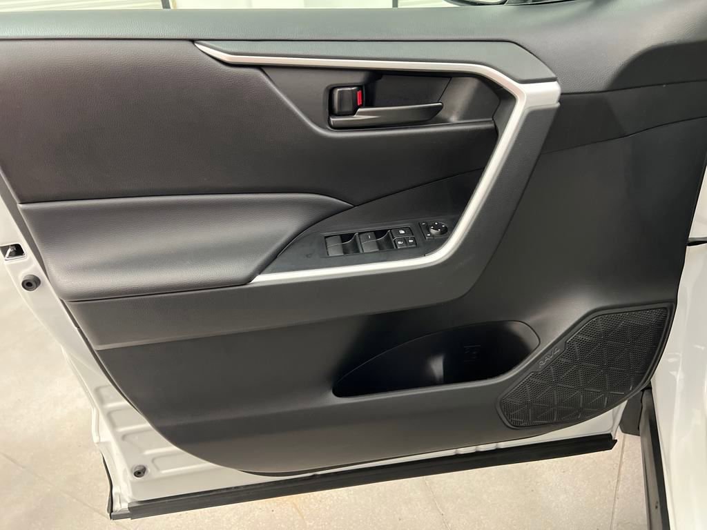 Used 2023 Toyota RAV4 LE image 11