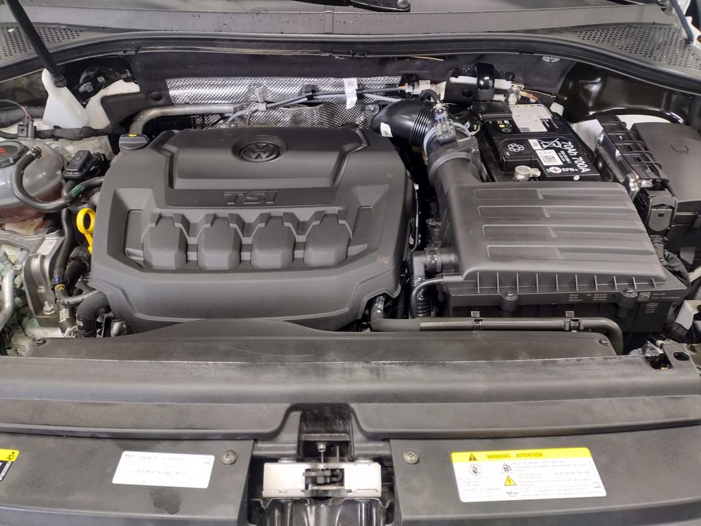 Certified 2024 Volkswagen Tiguan SE image 9