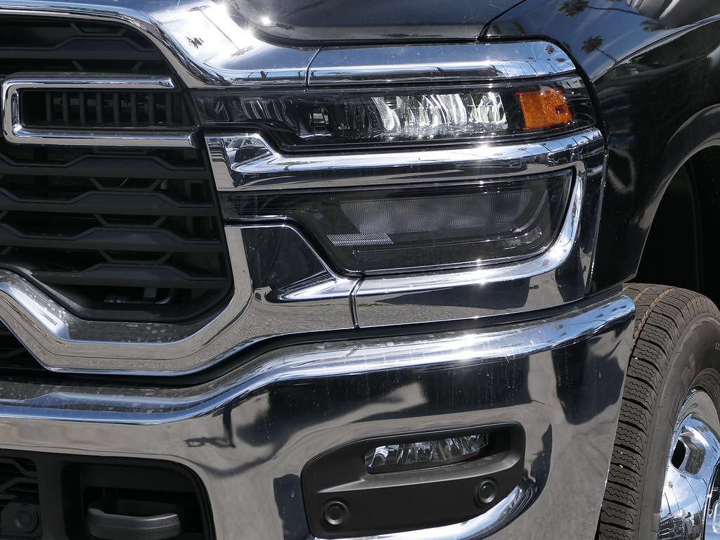 New 2026 RAM 3500 Tradesman AWD/4WD image 9