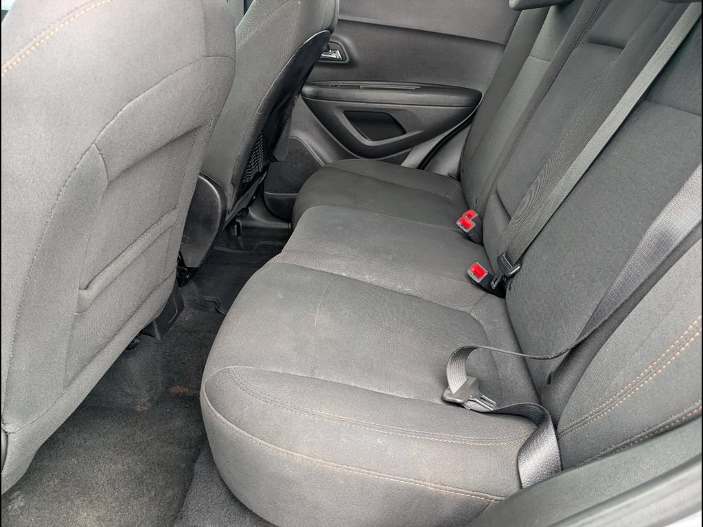 Used 2020 Chevrolet Trax LS w/ Tint and Cruise Package FWD image 12