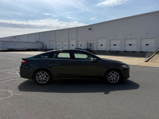 Used 2015 Ford Fusion SE FWD image 5