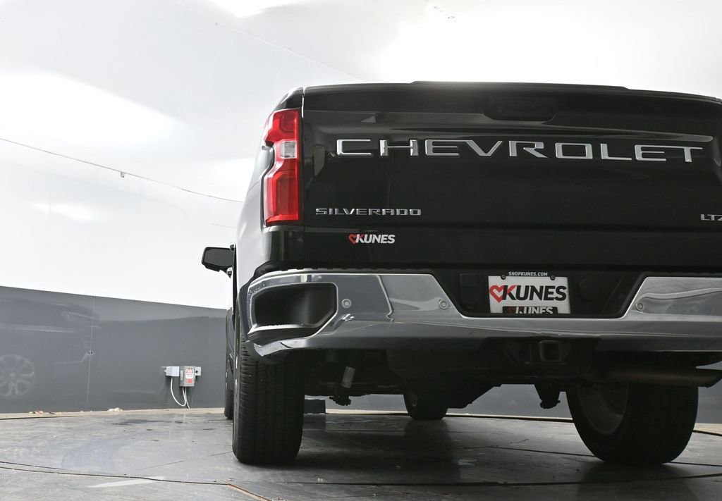 Used 2023 Chevrolet Silverado 1500 LTZ AWD/4WD image 32
