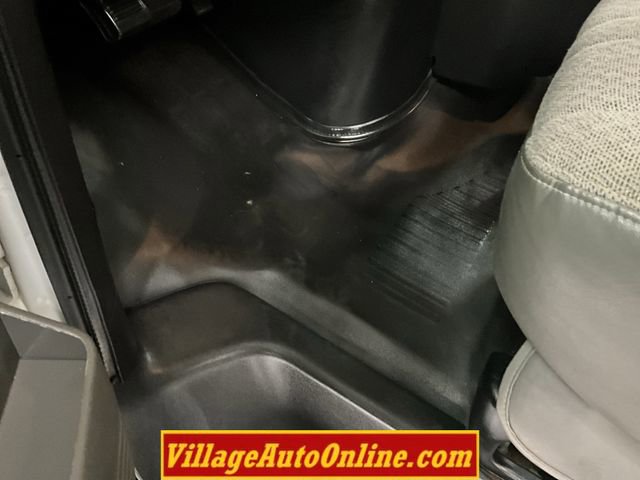 Used 2014 Chevrolet Express 2500 image 25