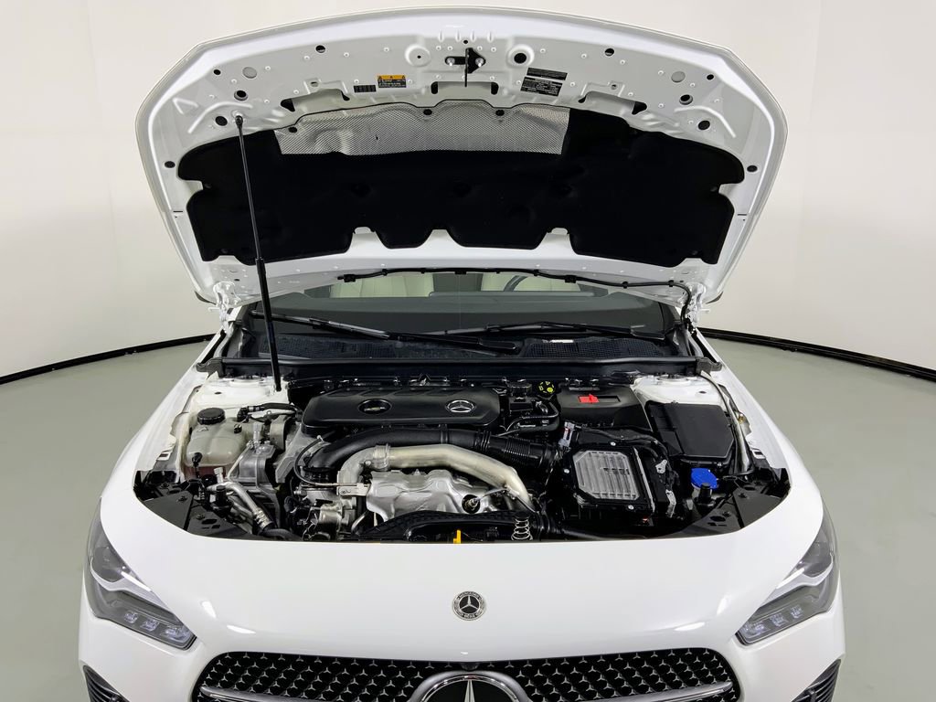 Used 2025 Mercedes-Benz CLA 250 4MATIC image 7
