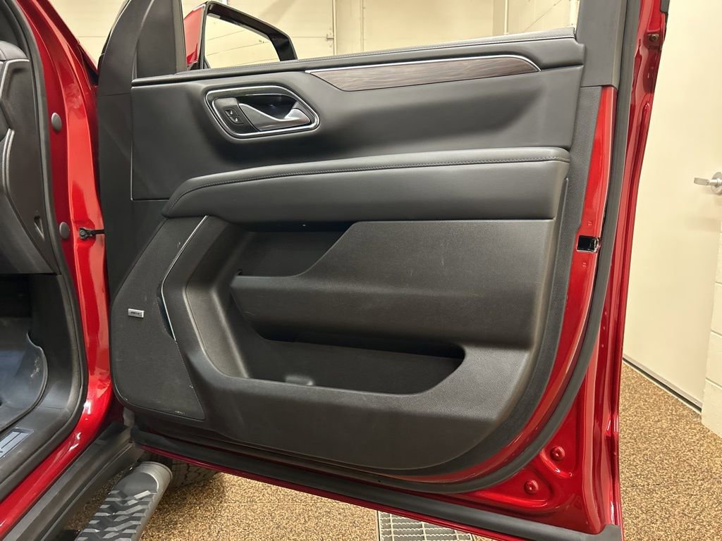 Used 2022 Chevrolet Tahoe Z71 w/ Luxury Package image 16