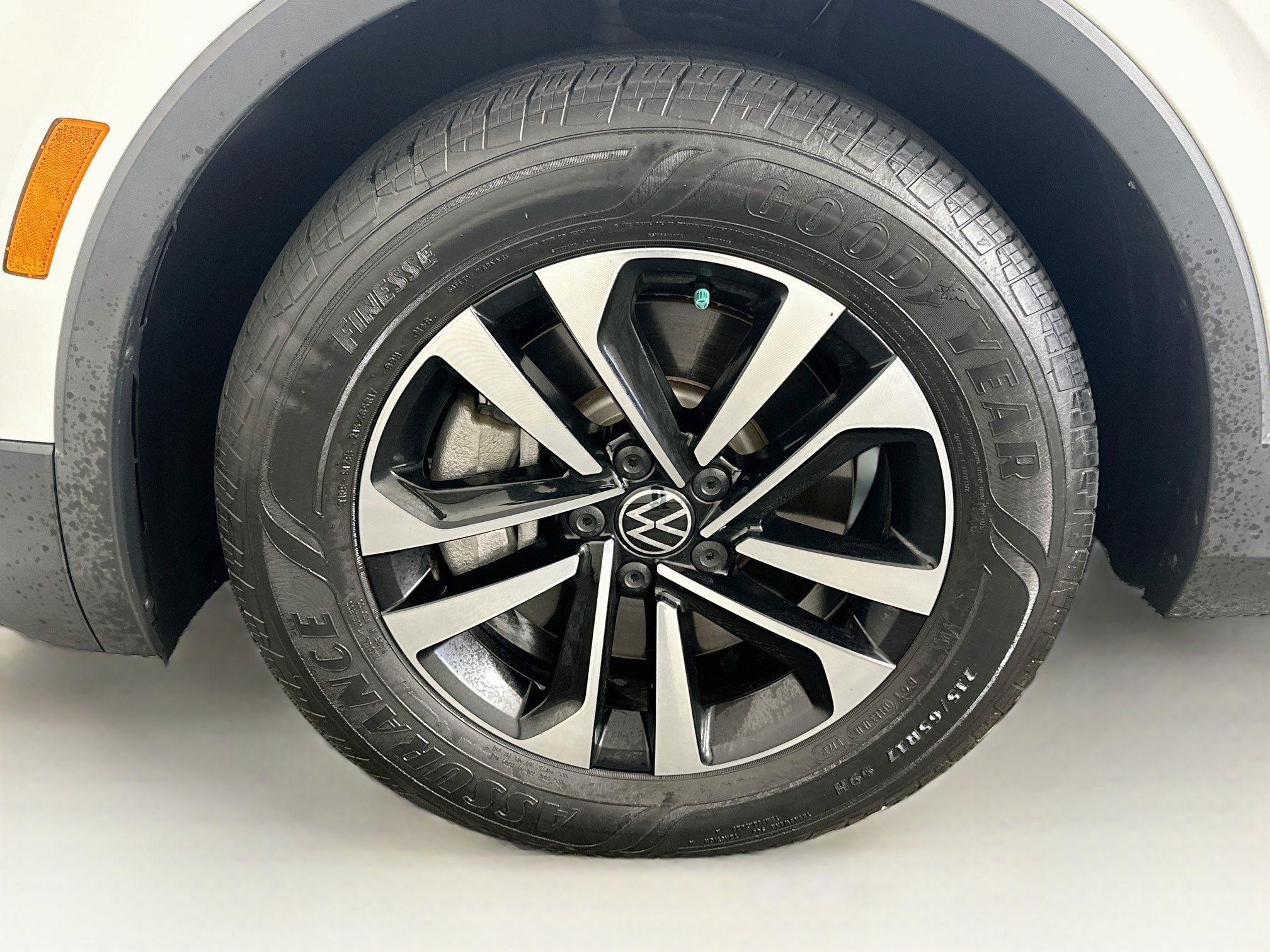 Used 2023 Volkswagen Tiguan S FWD image 11