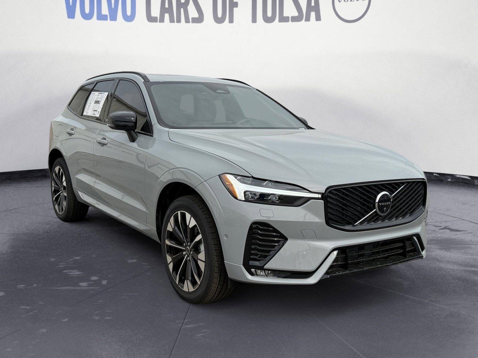 New 2026 Volvo XC60 B5 Plus w/ Protection Package Premier AWD/4WD image 7