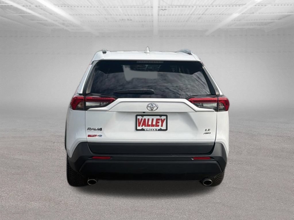 Used 2023 Toyota RAV4 XLE AWD/4WD image 9