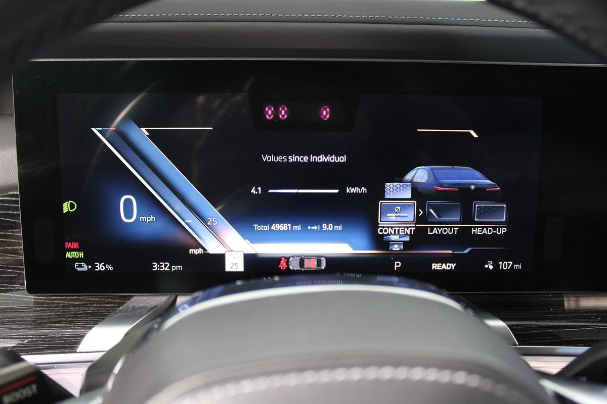 Used 2024 BMW i7 xDrive60 AWD/4WD image 14