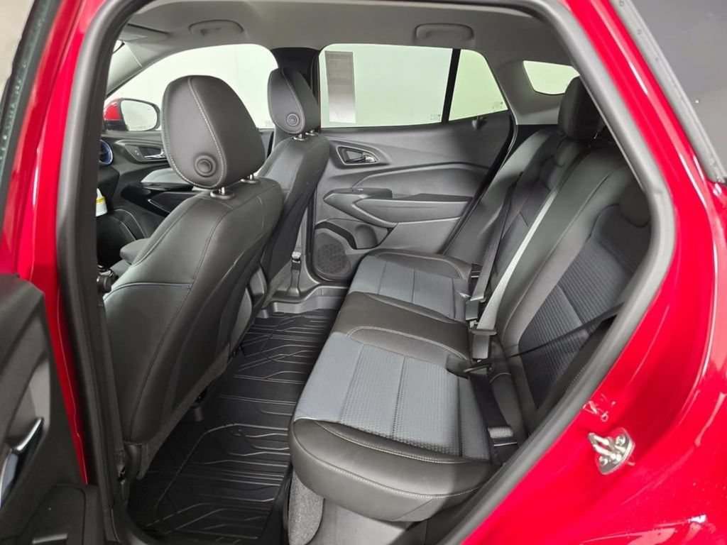 New 2026 Chevrolet Trax LT w/ Driver Confidence Package FWD image 18