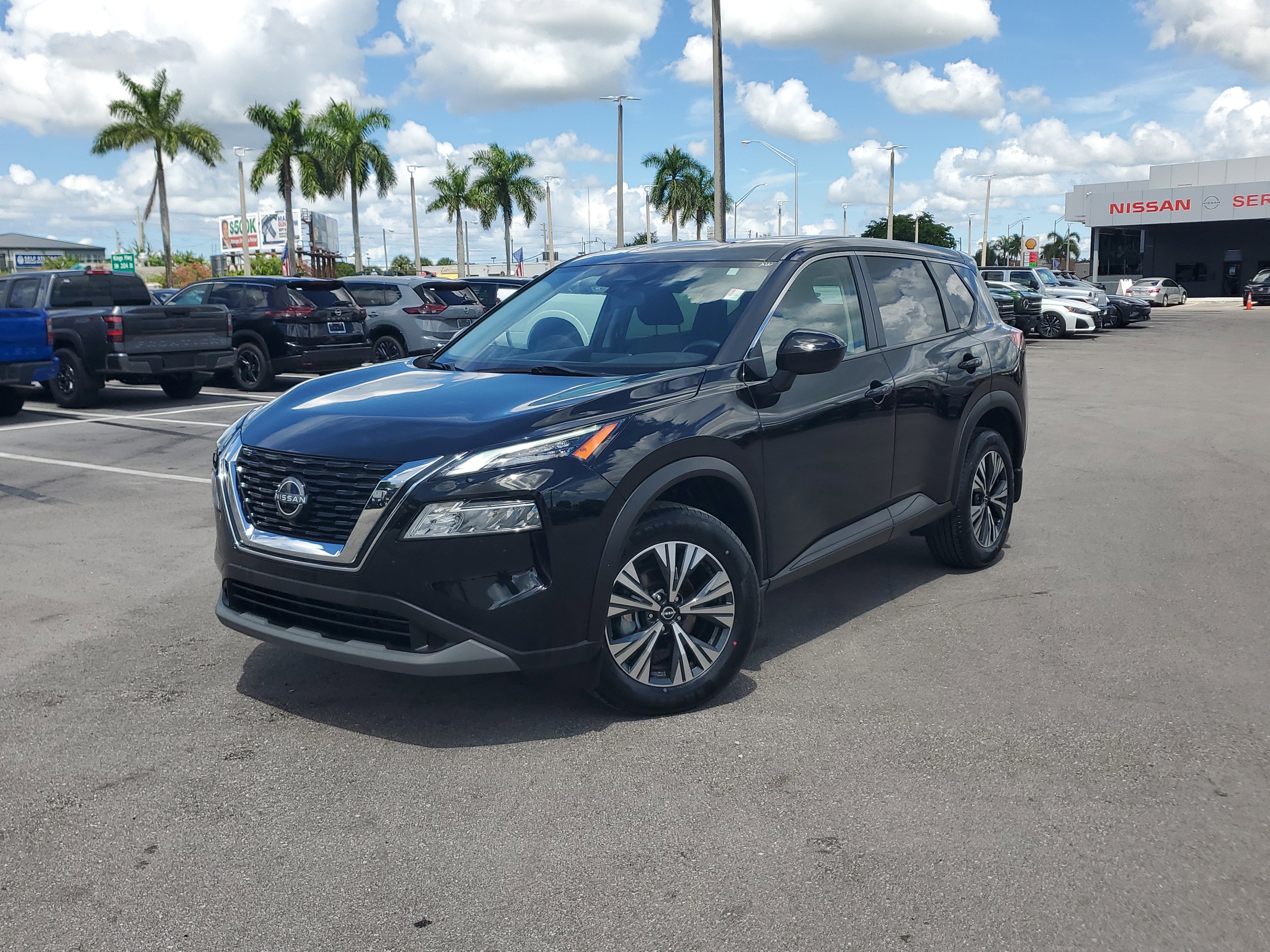 Used 2023 Nissan Rogue SV image 32
