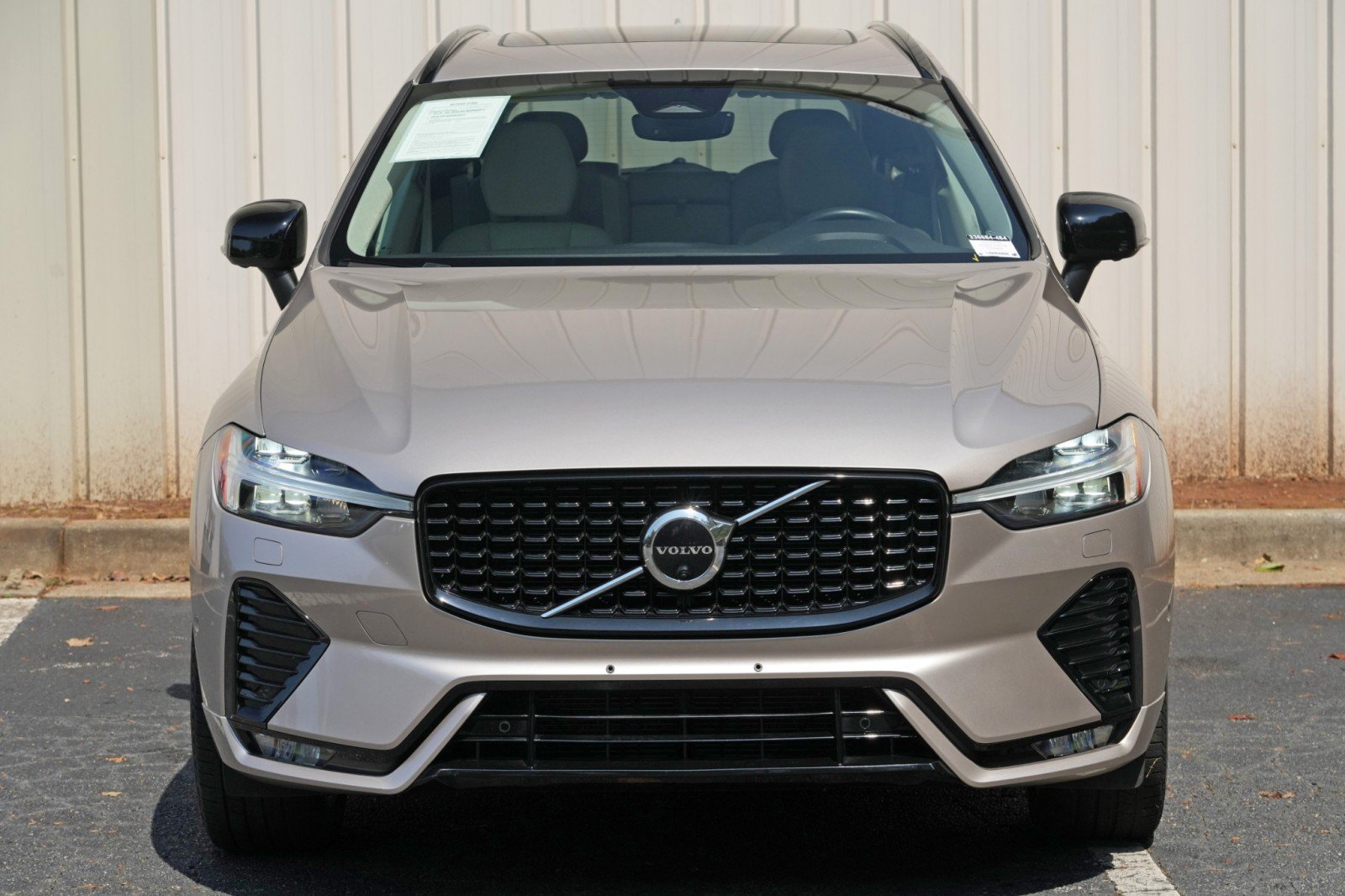 Used 2023 Volvo XC60 B5 Plus AWD/4WD image 48