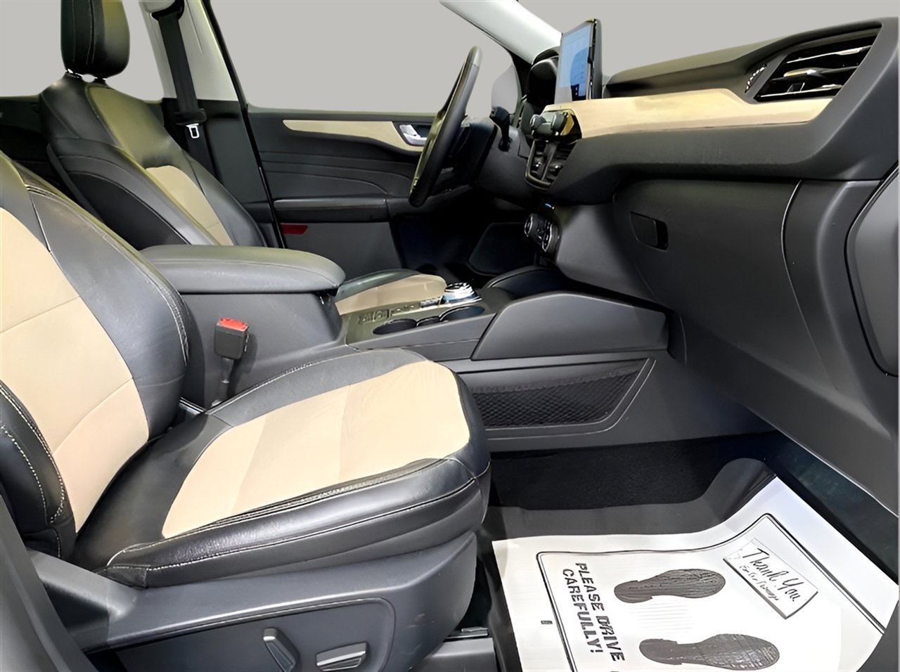 Used 2021 Ford Escape Titanium w/ Titanium Elite Package image 24