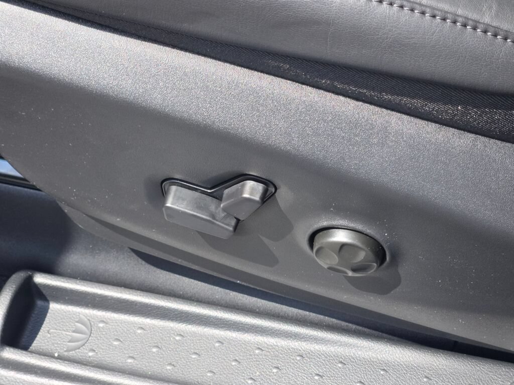 New 2027 Chrysler Pacifica Select AWD/4WD image 29