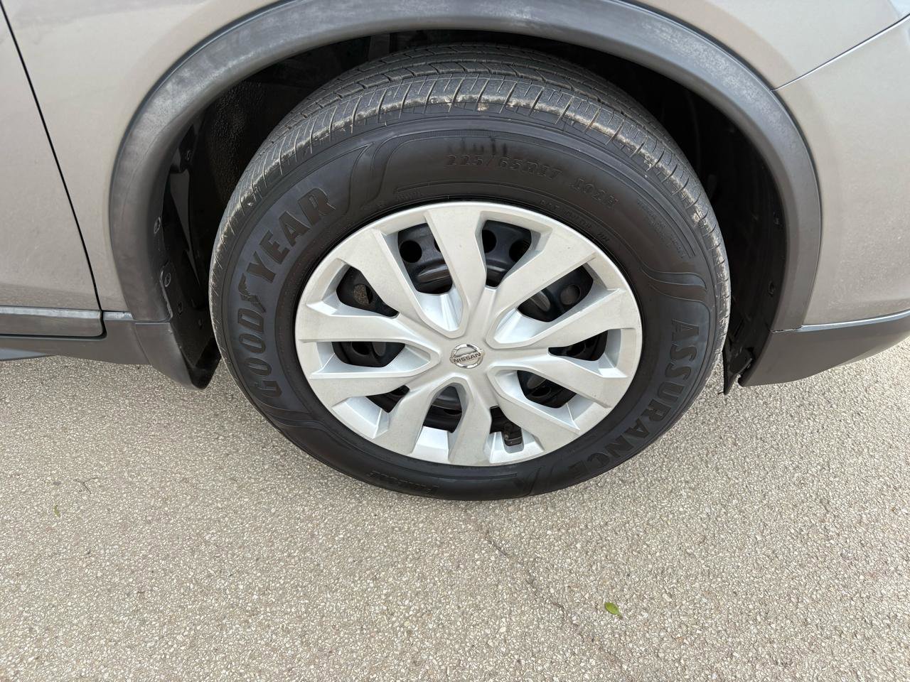 Used 2018 Nissan Rogue S FWD image 16
