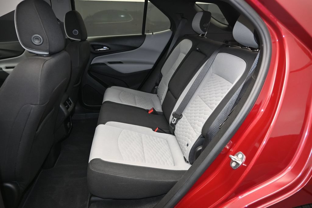 Used 2018 Chevrolet Equinox LT FWD image 16