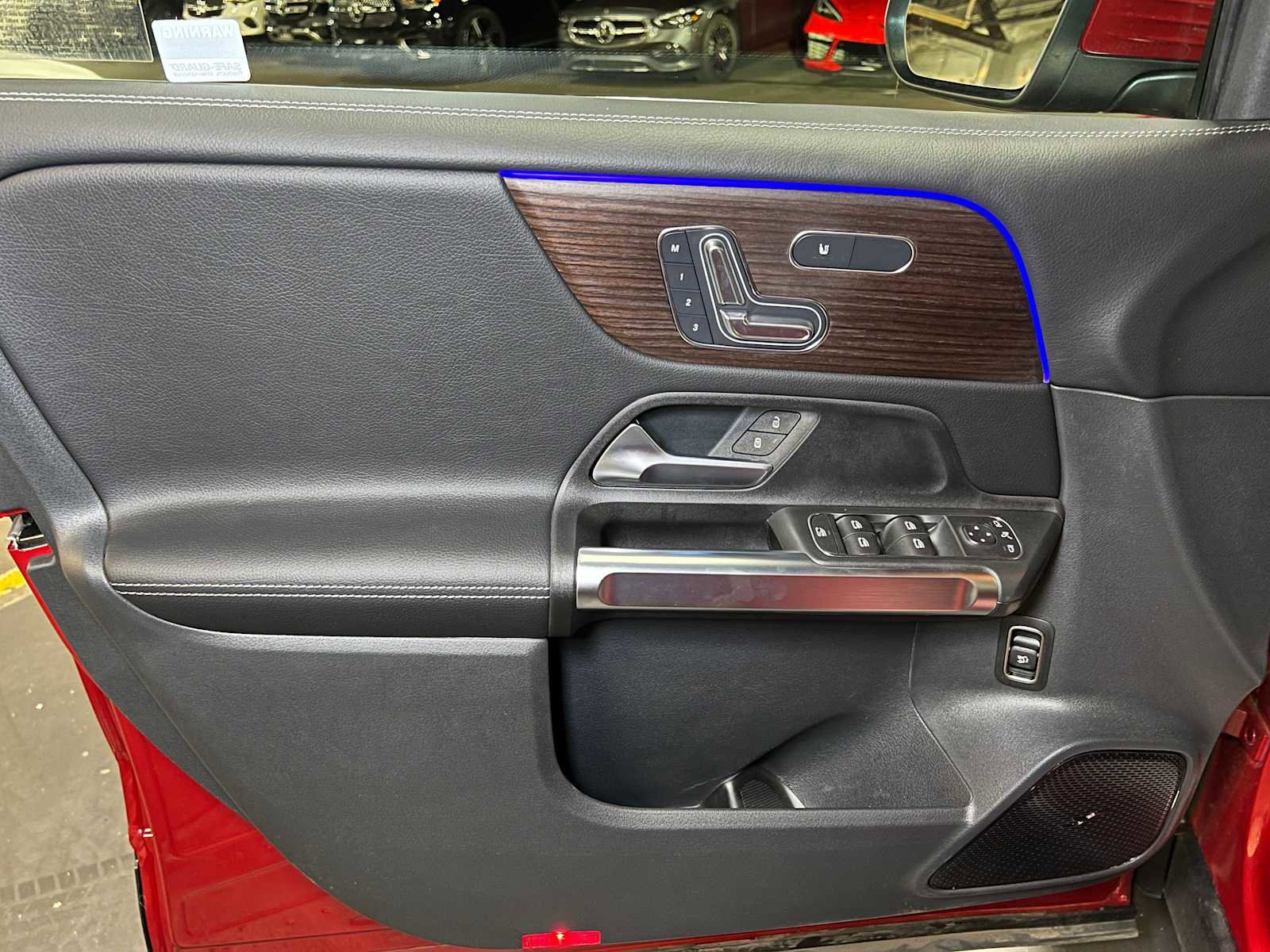 New 2025 Mercedes-Benz GLB 250 4MATIC image 18