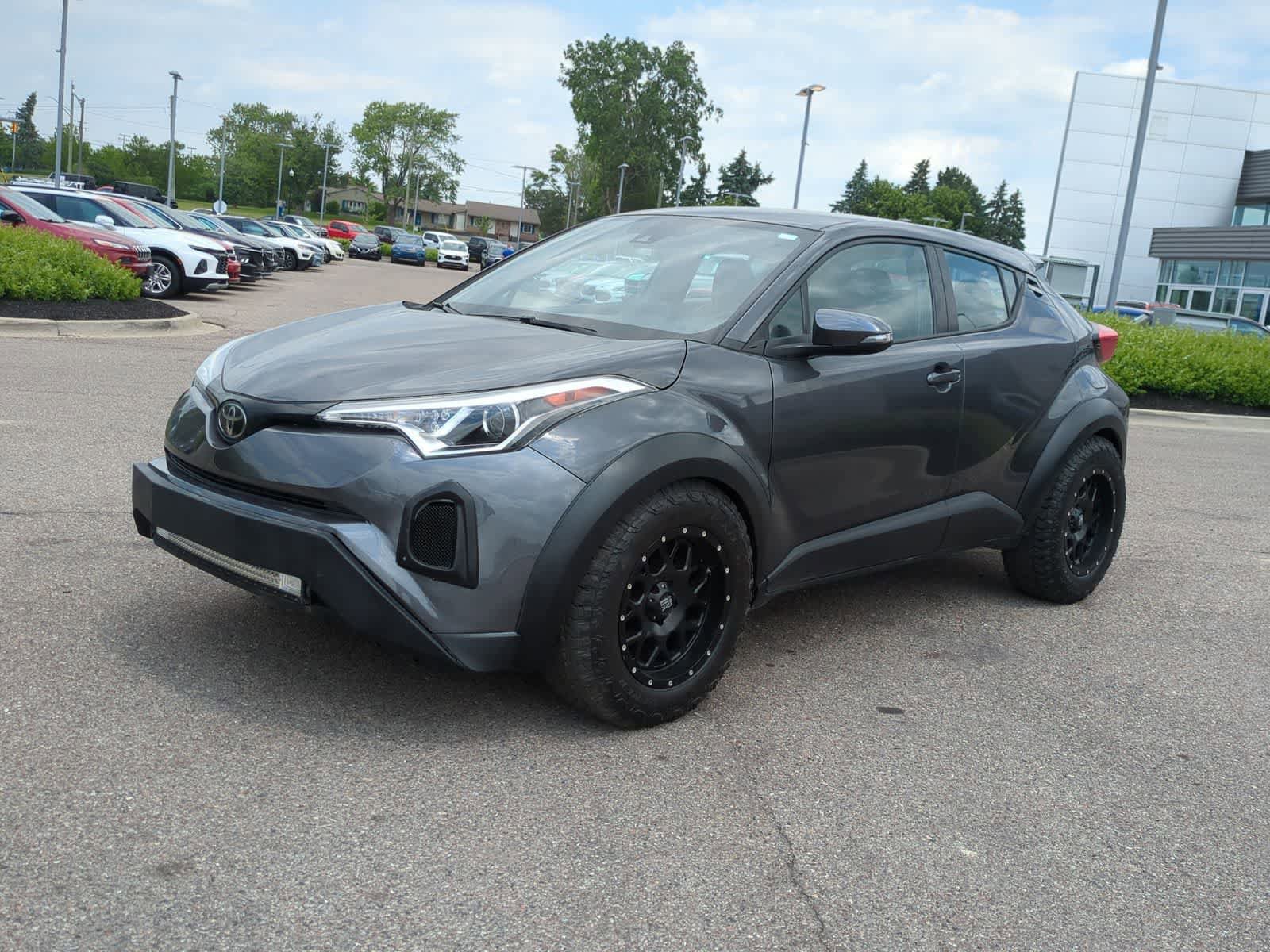 Used 2019 Toyota C-HR LE FWD image 4