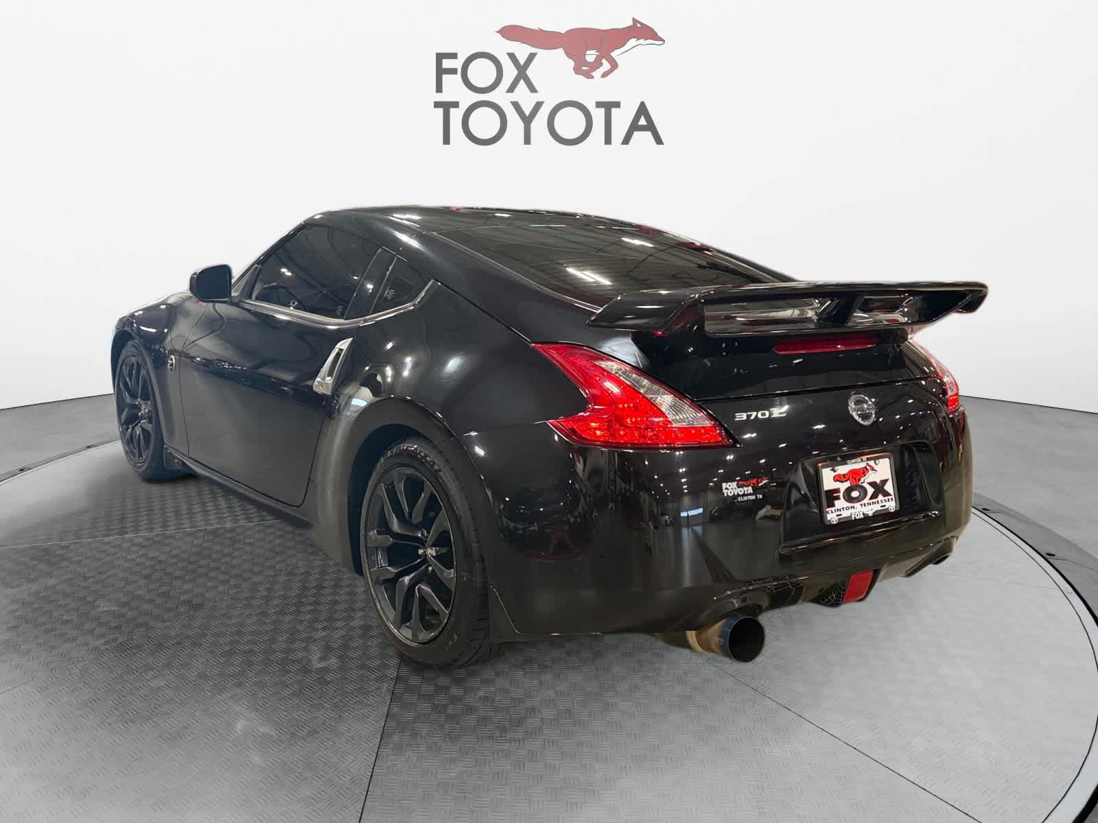 Used 2016 Nissan 370Z Coupe RWD image 4