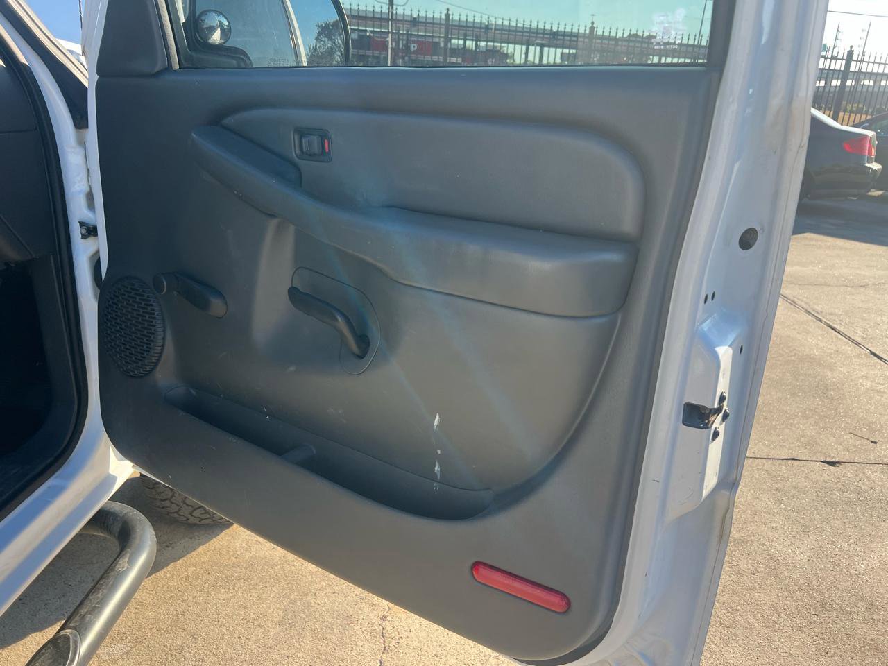 Used 2005 Chevrolet Silverado 2500 W/T RWD image 23