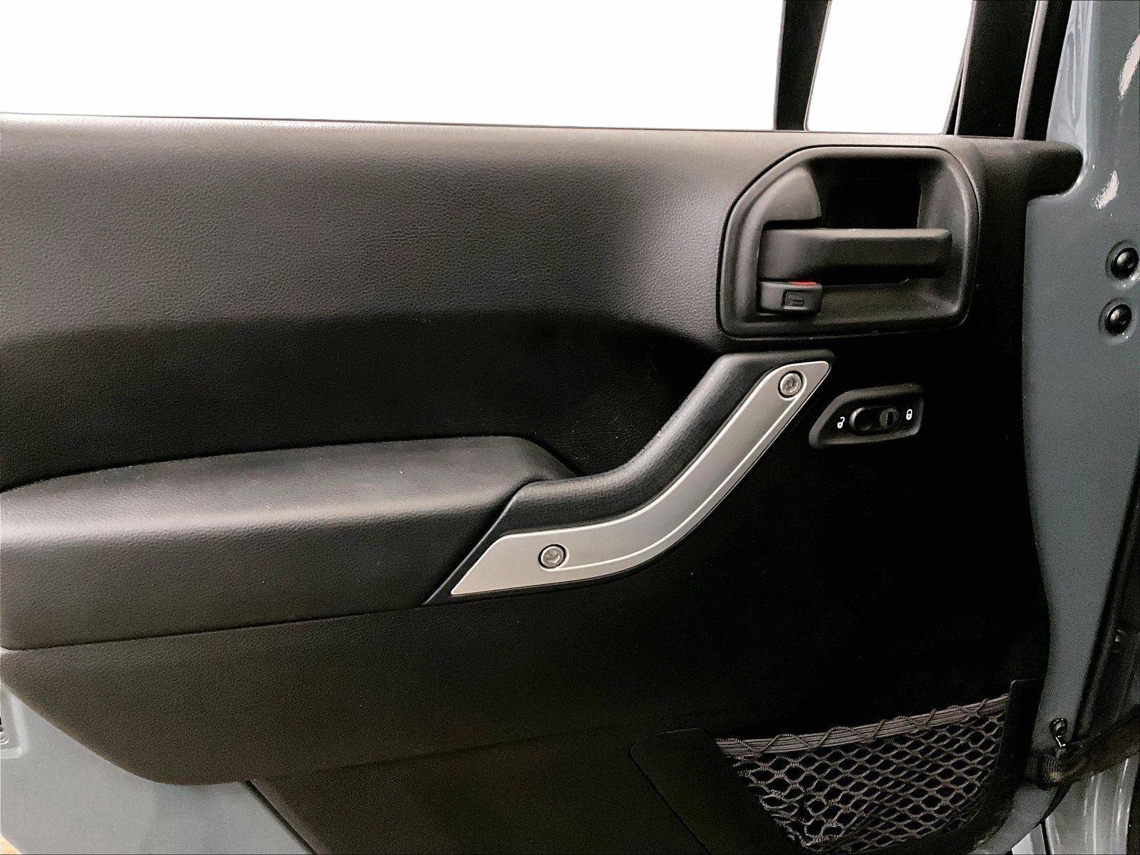 Used 2014 Jeep Wrangler Sahara w/ Dual Top Group image 23