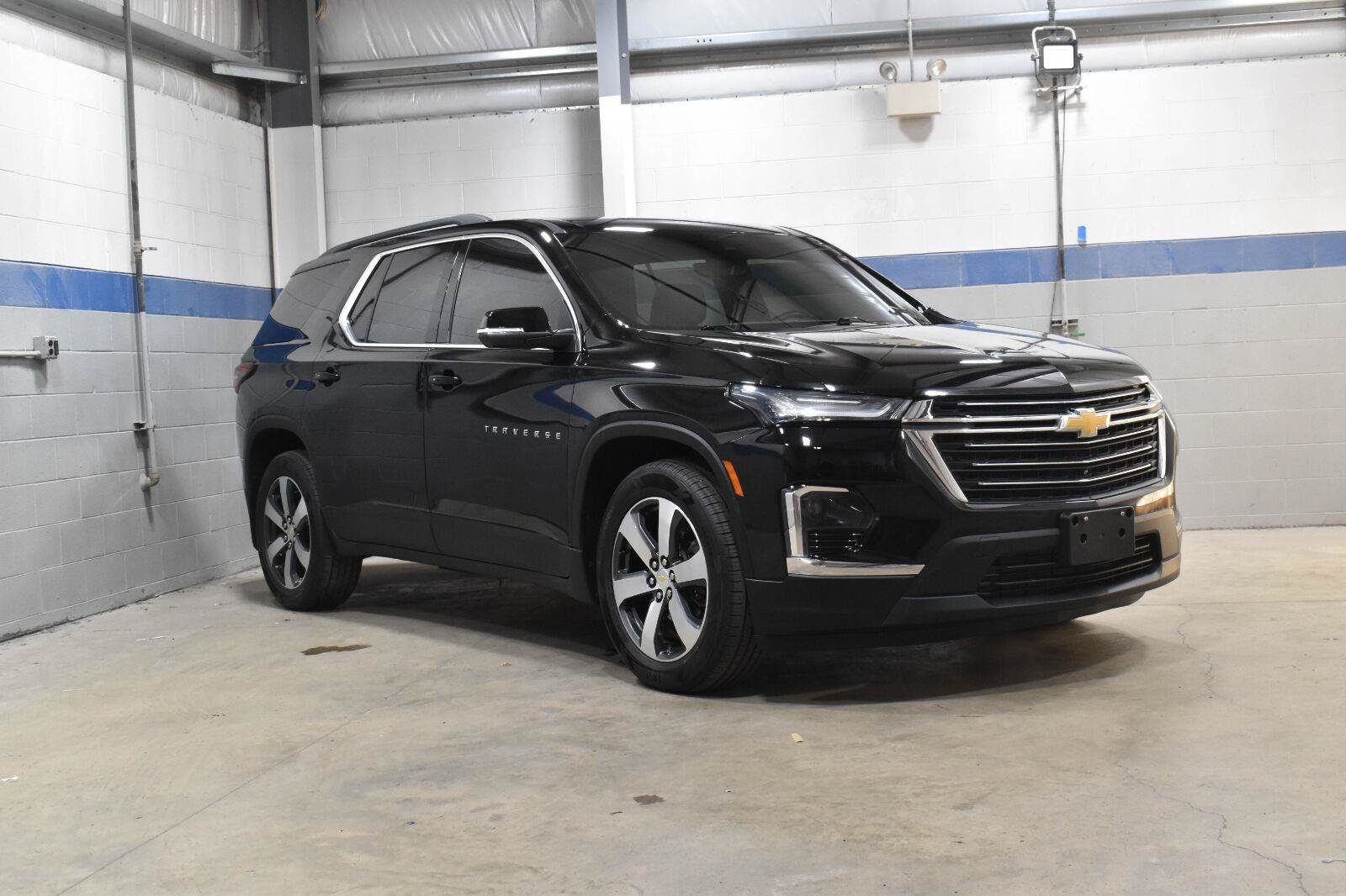 Used 2023 Chevrolet Traverse LT w/ LT Premium Package AWD/4WD image 31