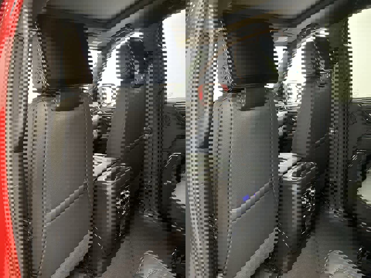 Used 2024 GMC Yukon Denali w/ Advanced Technology Package image 15