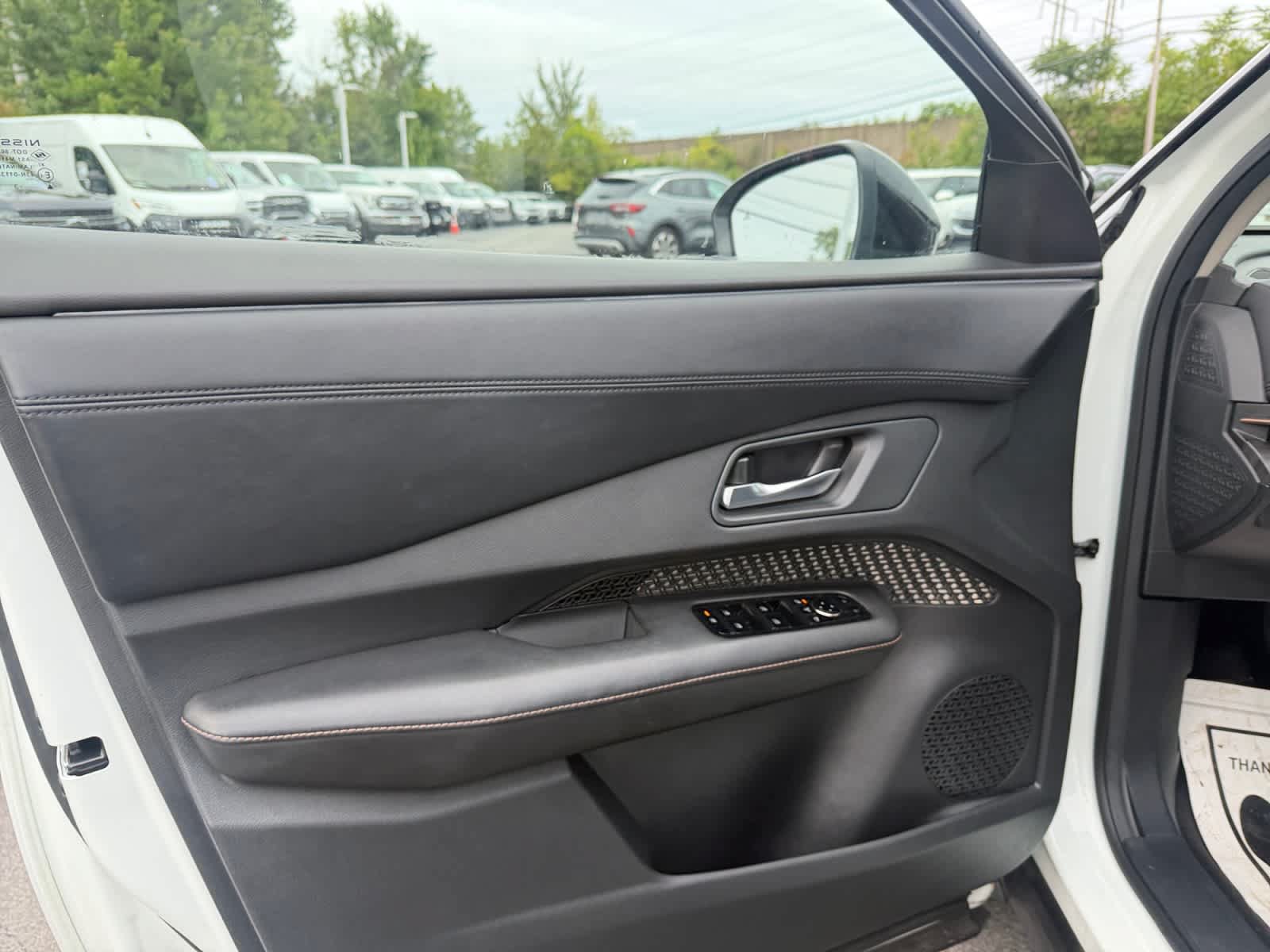 Used 2023 Nissan Ariya FWD image 14