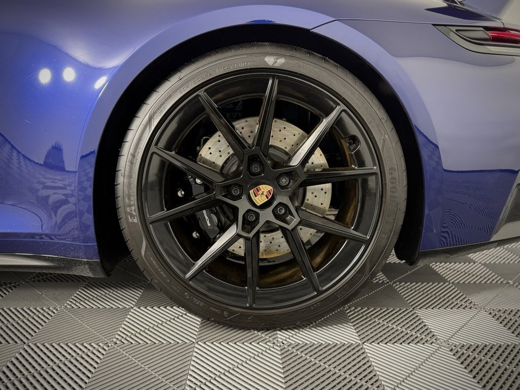 Used 2025 Porsche 911 Carrera S image 17