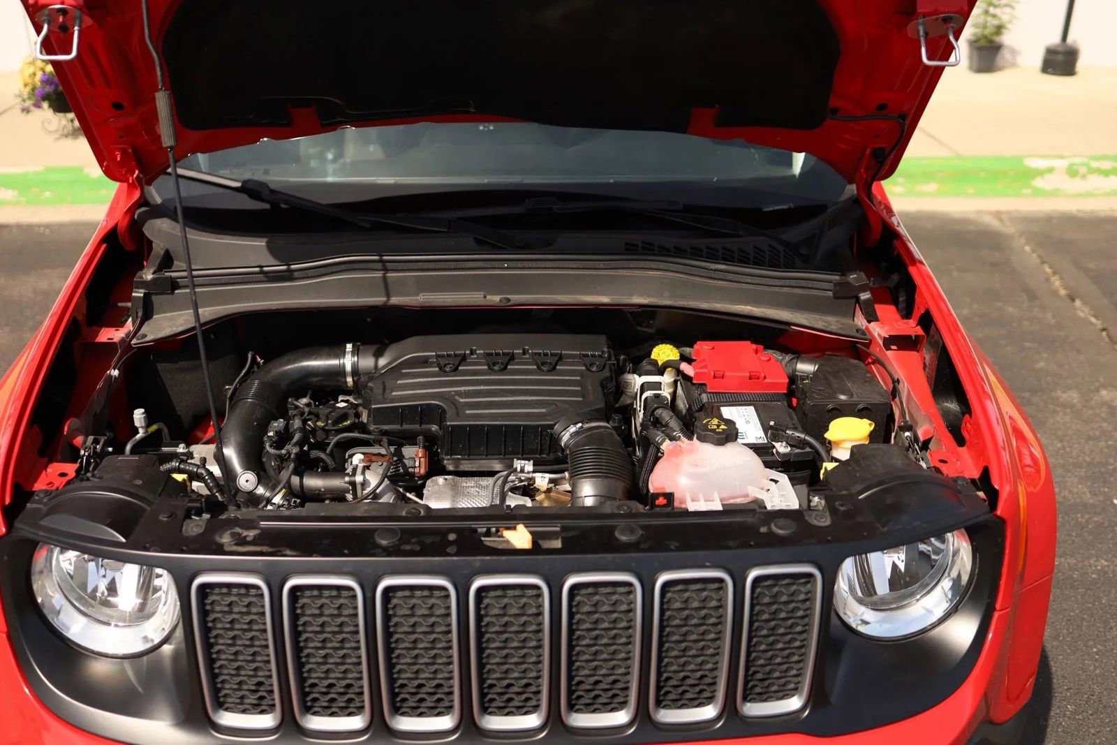 Used 2023 Jeep Renegade Latitude AWD/4WD image 50