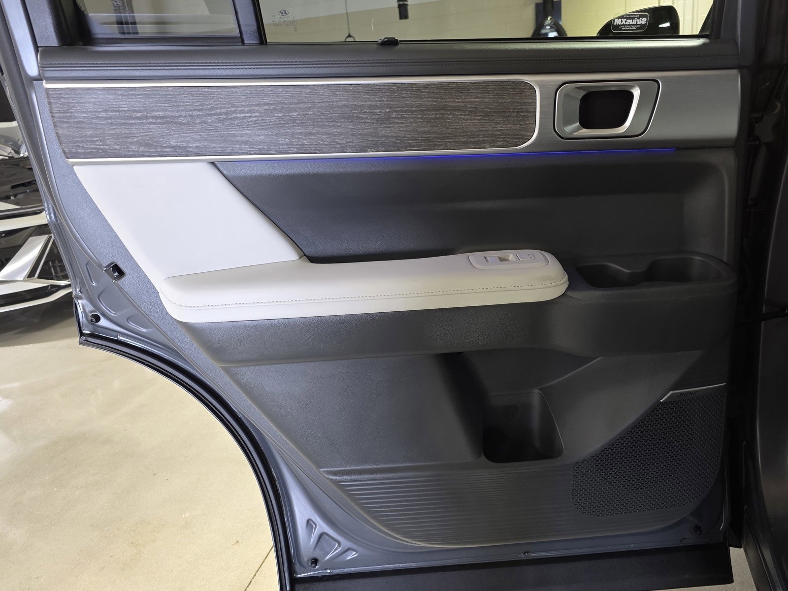 Certified 2025 Hyundai Santa Fe Limited image 13