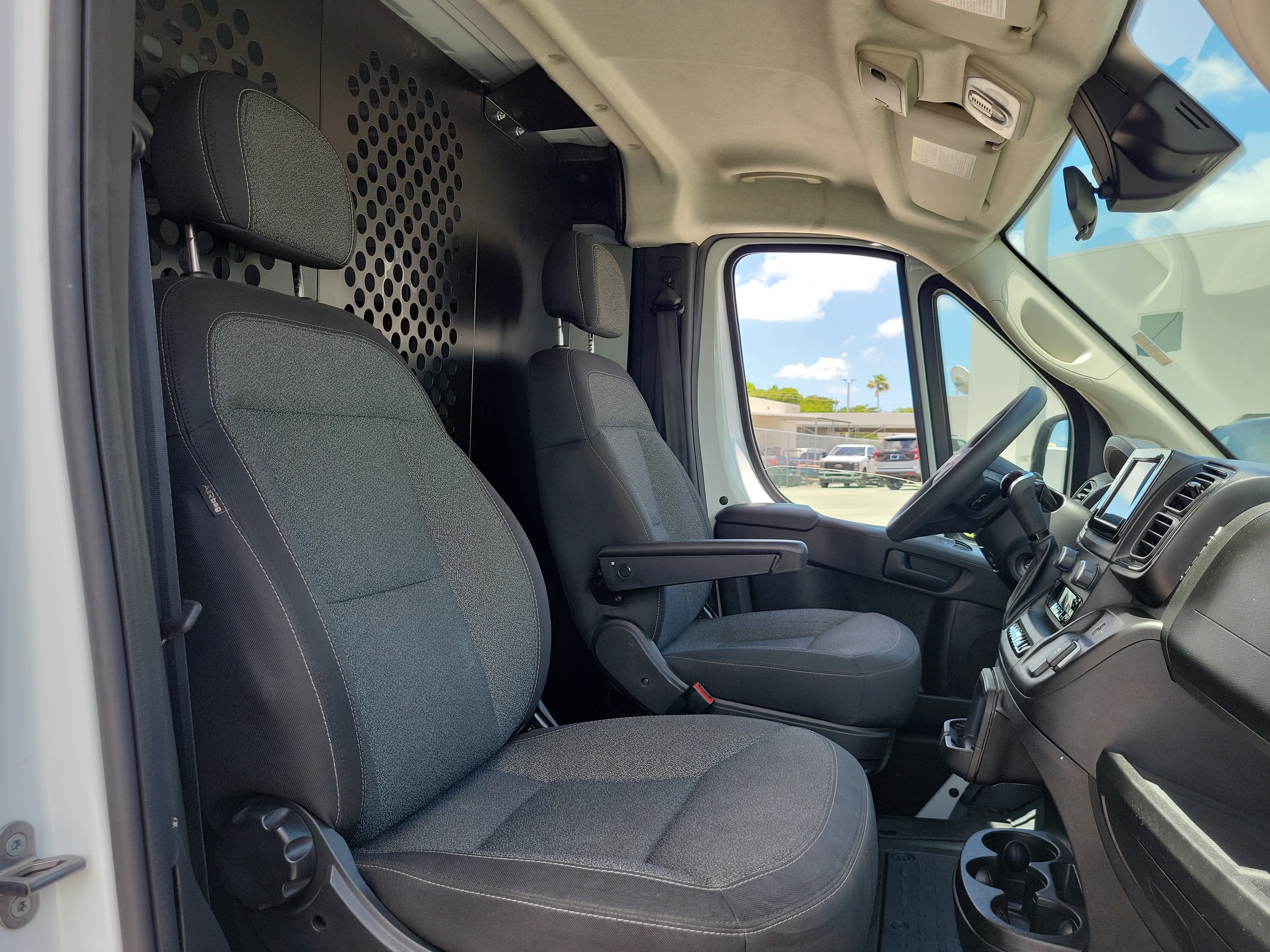 Used 2025 RAM ProMaster 2500 w/ U-Haul Equipment Group FWD image 17