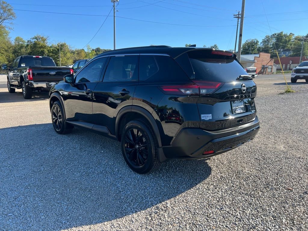 Used 2023 Nissan Rogue SV w/ SV Premium B Package image 6