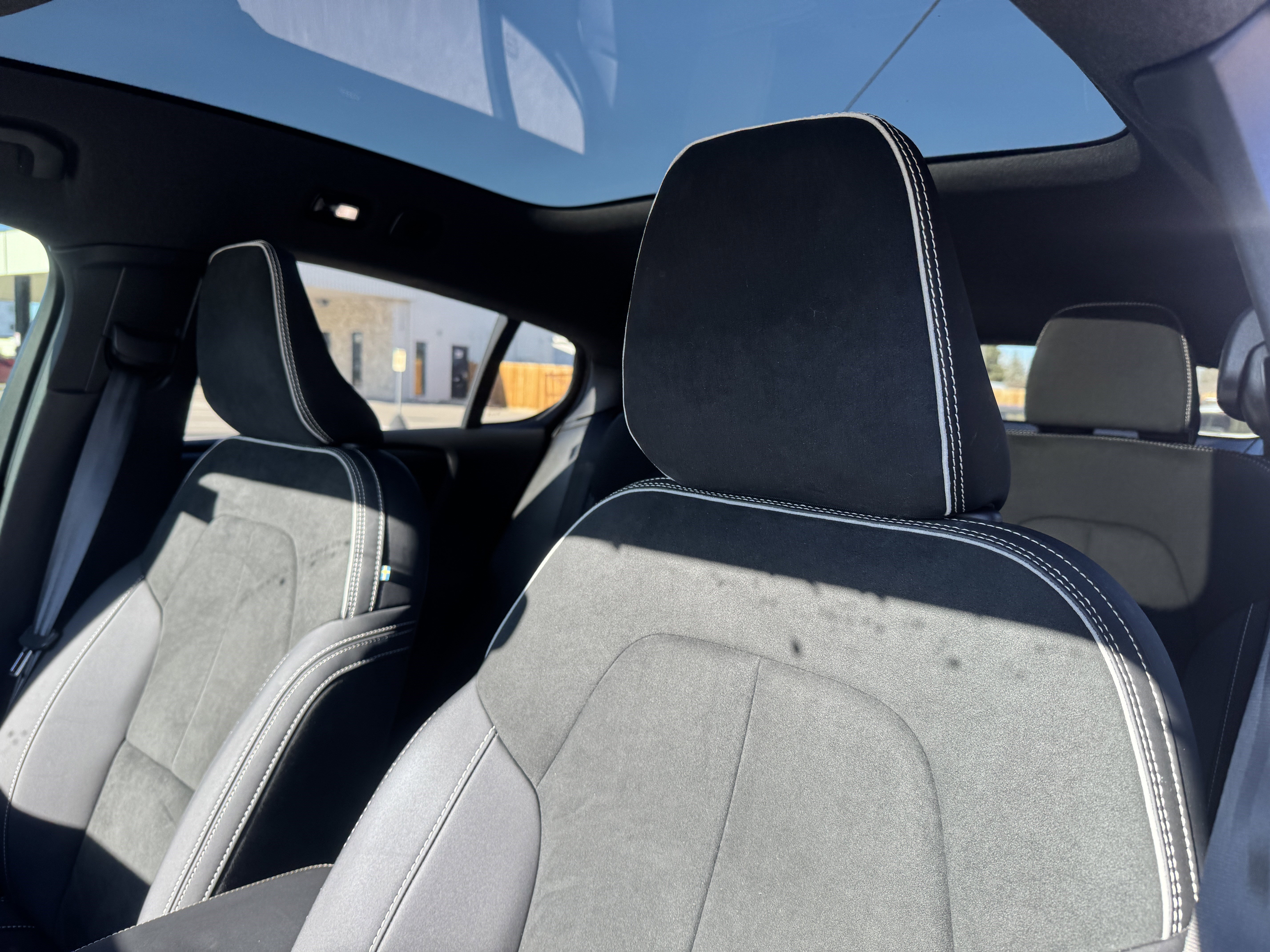 Used 2023 Volvo C40 P8 Recharge Ultimate image 14