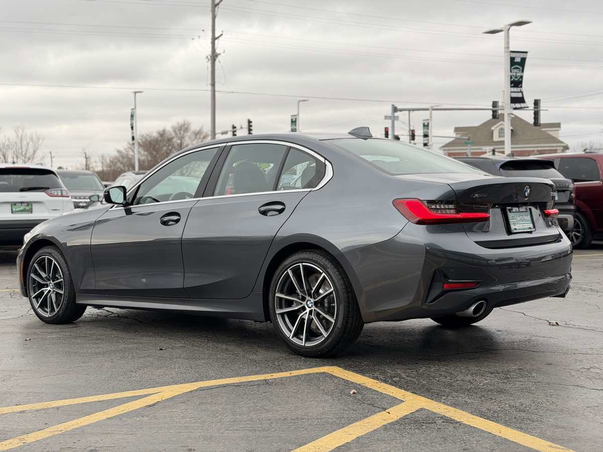 Used 2019 BMW 330i xDrive Sedan w/ Premium Package AWD/4WD image 10