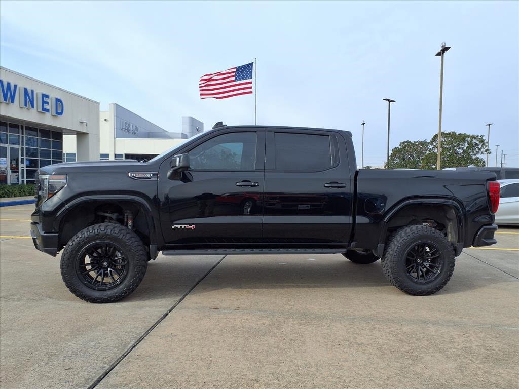 Used 2024 GMC Sierra 1500 AT4 w/ Technology Package image 3