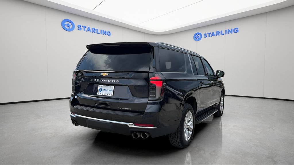 Used 2025 Chevrolet Suburban Premier AWD/4WD image 8