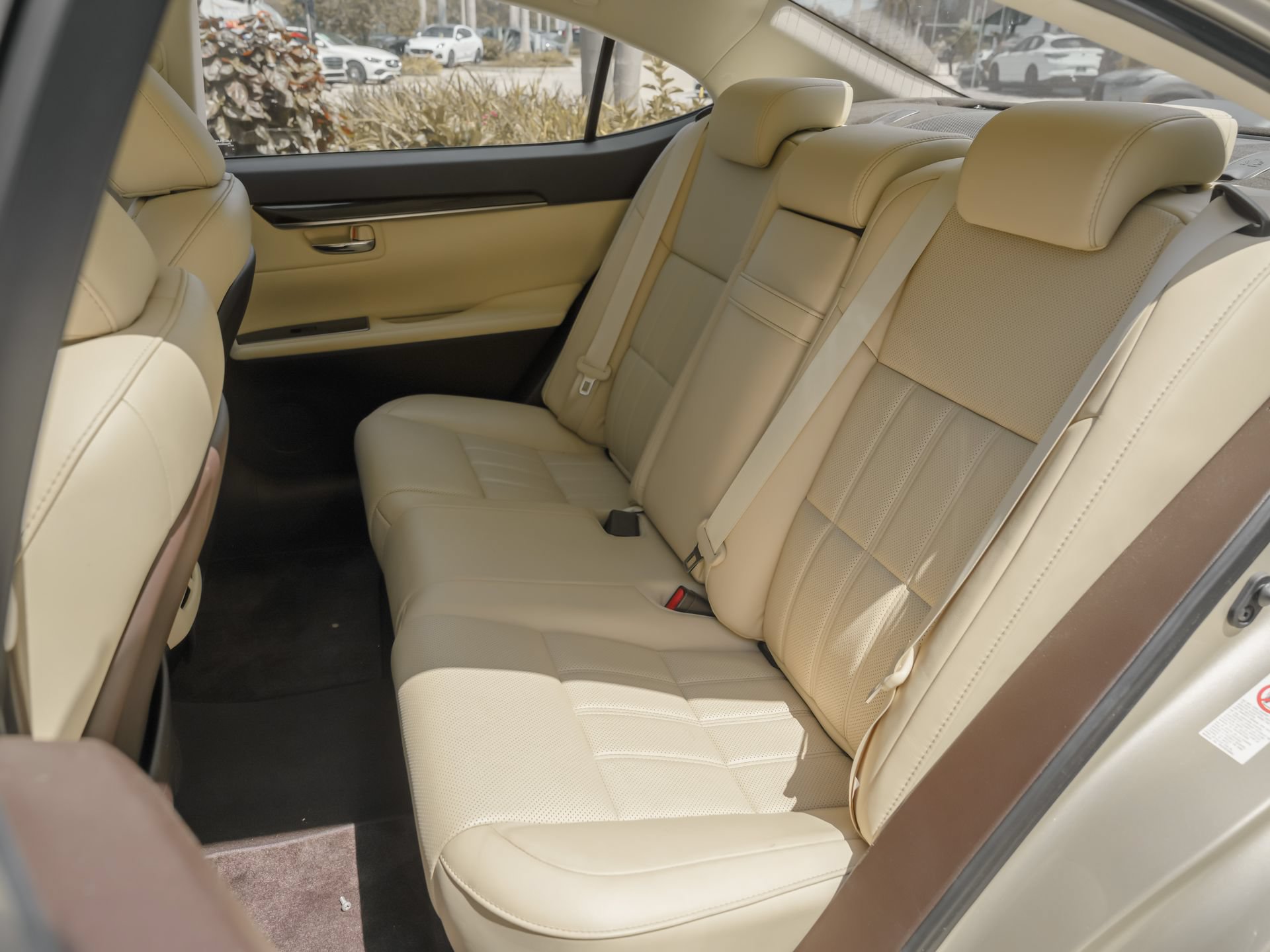 Used 2018 Lexus ES 350 w/ Luxury Package w/Wood Trim FWD image 19